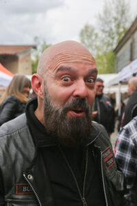 Reazione rider dopo aver assaggiato la salsa piccante Boss