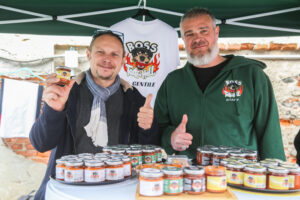 Roberto evento con seleccione di vasetti Boss Taste of Hell